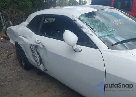 2023 Dodge Challenger Sxt z USA, uszkodzony, nr VIN 2C3CDZAG9PH597323